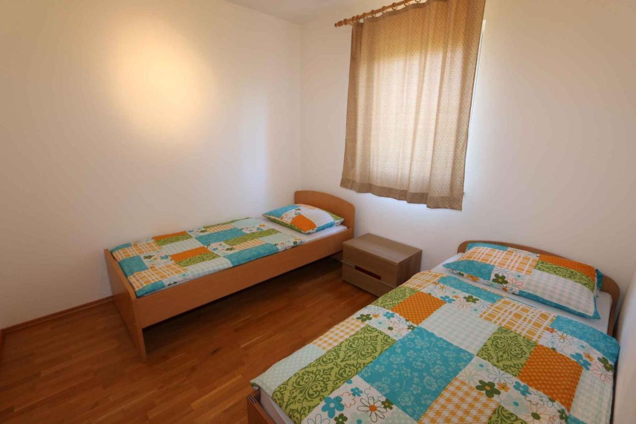 Apartments In Silo/Insel Krk 13430 Экстерьер фото