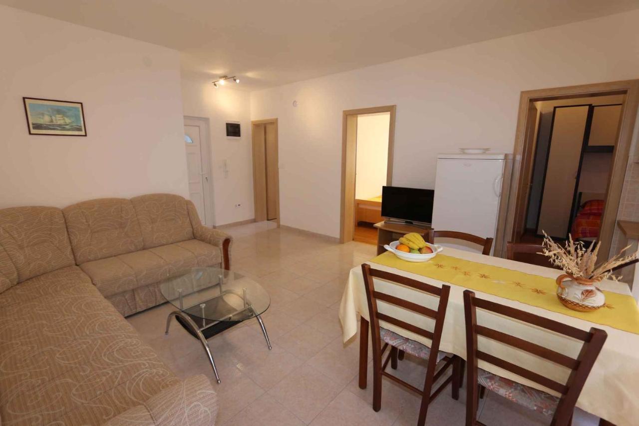 Apartments In Silo/Insel Krk 13430 Экстерьер фото