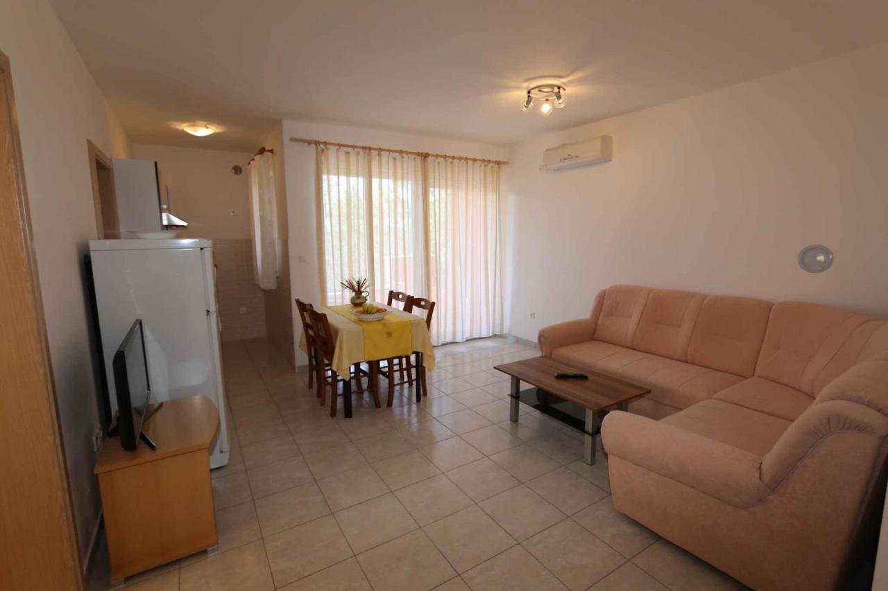 Apartments In Silo/Insel Krk 13430 Экстерьер фото