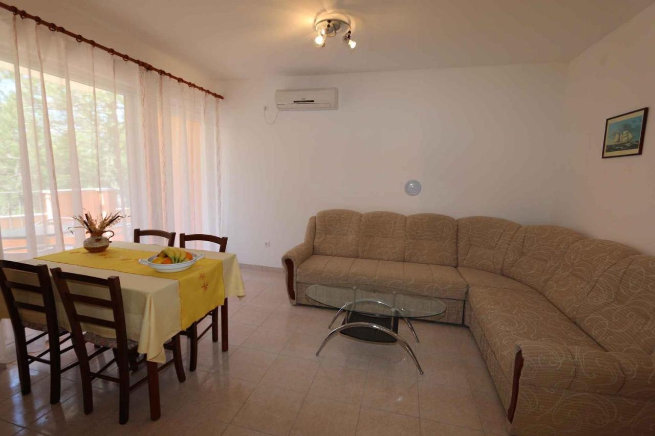 Apartments In Silo/Insel Krk 13430 Экстерьер фото